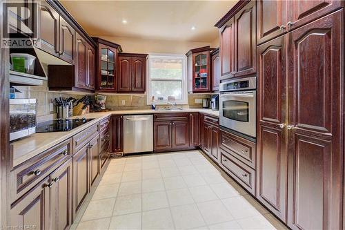 7 Robinson Street S, Grimsby, ON - Indoor Photo Showing Kitchen
