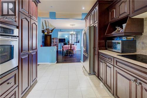 7 Robinson Street S, Grimsby, ON - Indoor Photo Showing Kitchen