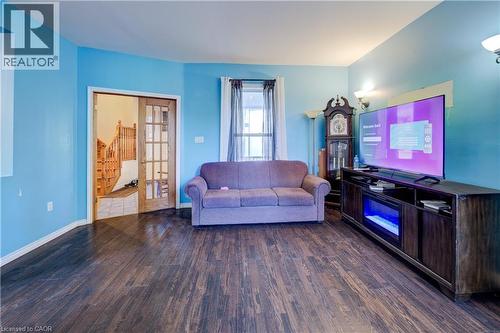 7 Robinson Street S, Grimsby, ON - Indoor