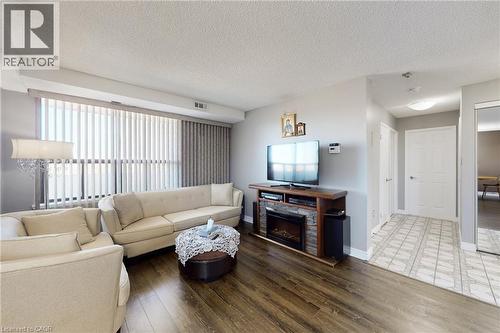 432 Main Street Unit# 1002, Hamilton, ON - Indoor Photo Showing Living Room