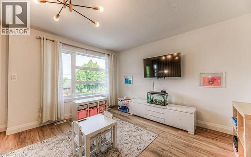 81 Fifth Avenue, Kitchener, ON - Indoor