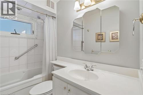 106 Fielding Crescent, Hamilton, ON - Indoor Photo Showing Bathroom