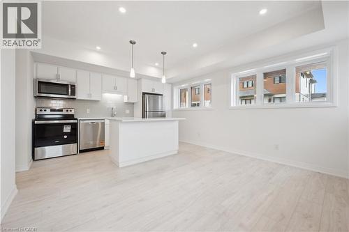 15 Stauffer Woods Trail Unit# B6, Kitchener, ON - Indoor Photo Showing Kitchen