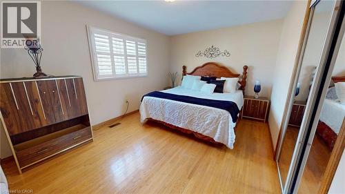 140 Donn Avenue, Hamilton, ON - Indoor Photo Showing Bedroom