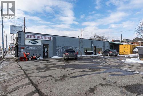 955 Barton Street E, Hamilton, ON 