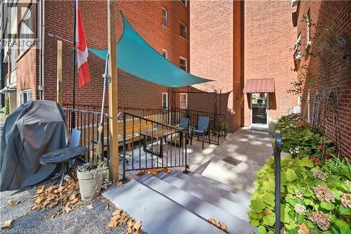 9 Grant Boulevard Unit# 102, Dundas, ON - Outdoor With Exterior
