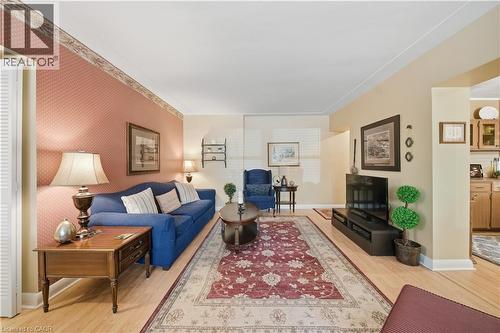 9 Grant Boulevard Unit# 102, Dundas, ON - Indoor Photo Showing Living Room