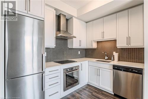 2093 Fairview Street Unit# 809, Burlington, ON - Indoor Photo Showing Kitchen With Upgraded Kitchen