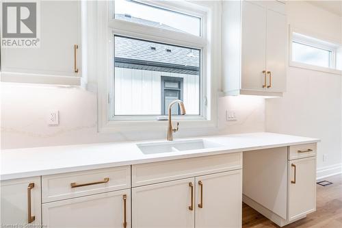 21 Oakley Drive, Niagara-On-The-Lake, ON - Indoor Photo Showing Kitchen With Double Sink