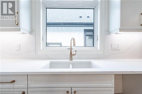 21 Oakley Drive, Niagara-On-The-Lake, ON - Indoor Photo Showing Kitchen With Double Sink