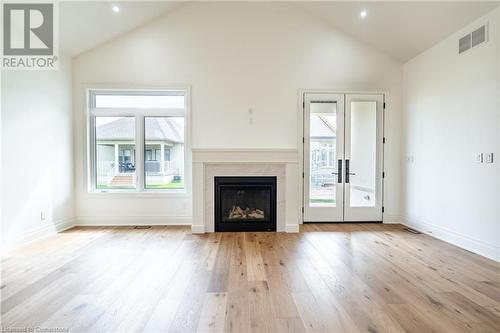 21 Oakley Drive, Niagara-On-The-Lake, ON - Indoor Photo Showing Living Room With Fireplace