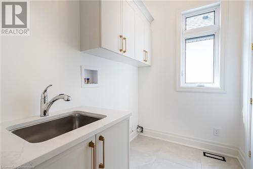 21 Oakley Drive, Niagara-On-The-Lake, ON - Indoor Photo Showing Kitchen