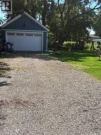 Plenty of parking and out door storage area - 