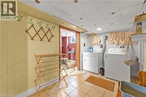 16 Wyckliffe Avenue, Niagara-On-The-Lake, ON - Indoor Photo Showing Laundry Room