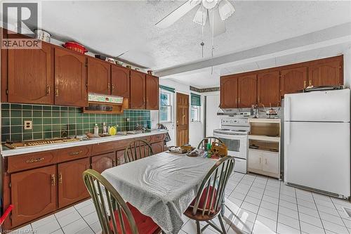 16 Wyckliffe Avenue, Niagara-On-The-Lake, ON - Indoor Photo Showing Kitchen