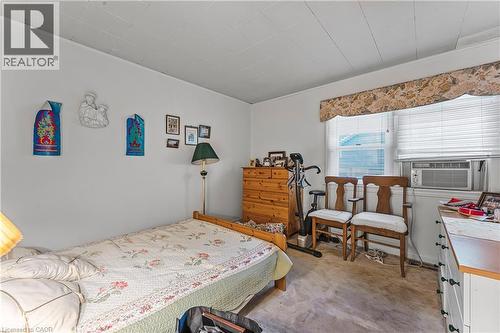 16 Wyckliffe Avenue, Niagara-On-The-Lake, ON - Indoor Photo Showing Bedroom