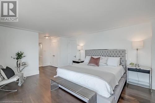 2190 Lakeshore Road Unit# 605, Burlington, ON - Indoor Photo Showing Bedroom