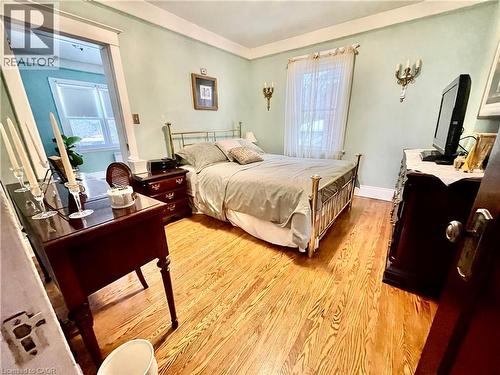 Primary bedroom - 25 Fairmount Avenue, Hamilton, ON - Indoor Photo Showing Bedroom