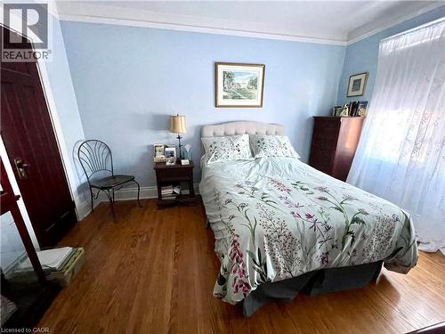 25 Fairmount Avenue, Hamilton, ON - Indoor Photo Showing Bedroom