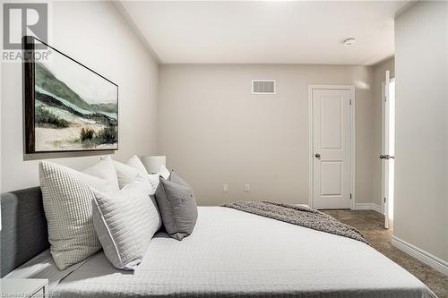 26 Bentgrass Drive, Welland, ON - Indoor Photo Showing Bedroom