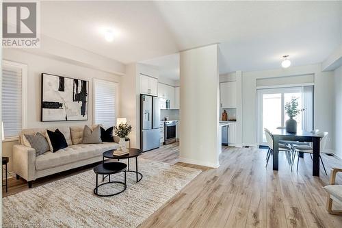 26 Bentgrass Drive, Welland, ON - Indoor Photo Showing Living Room
