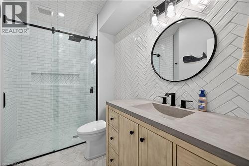 248 Cloverleaf Drive, Ancaster, ON - Indoor Photo Showing Bathroom