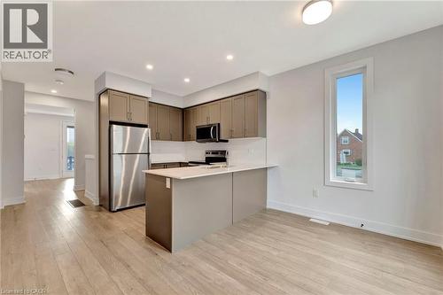 99 Roger Street Unit# 45, Waterloo, ON - Indoor Photo Showing Kitchen