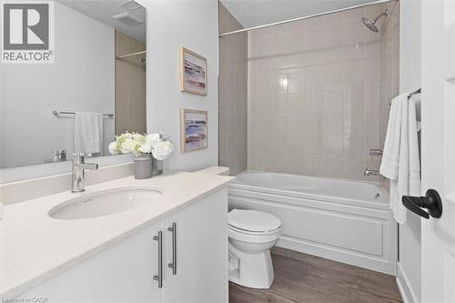 99 Roger Street Unit# 45, Waterloo, ON - Indoor Photo Showing Bathroom