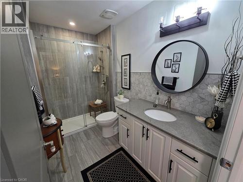 69 Gates Lane, Hamilton, ON - Indoor Photo Showing Bathroom