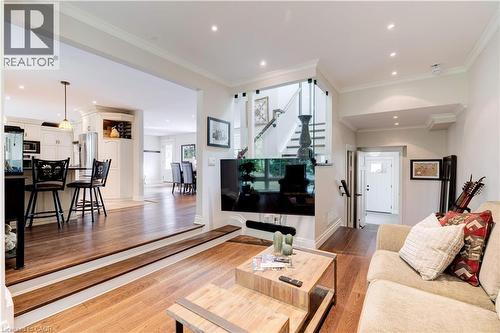 4391 Lakeshore Road, Burlington, ON - Indoor Photo Showing Living Room