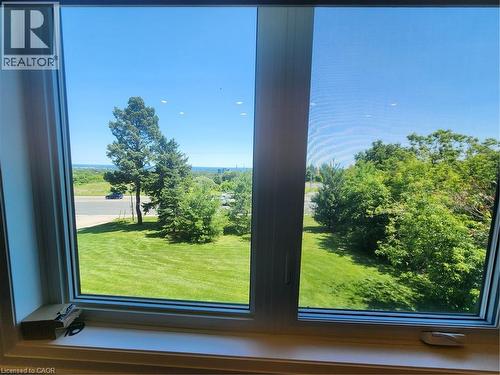 2019 Dundas Street, Burlington, ON - Indoor Photo Showing Other Room