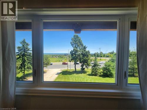 2019 Dundas Street, Burlington, ON - Indoor Photo Showing Other Room