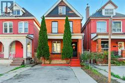 44 HOLTON Avenue N  Hamilton, ON L8L 6H4