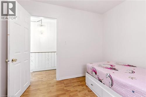 44 Holton Avenue N, Hamilton, ON - Indoor Photo Showing Bedroom