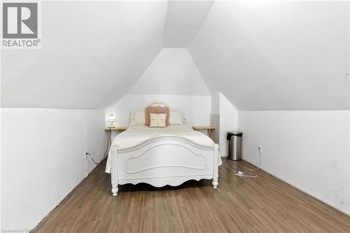 44 Holton Avenue N, Hamilton, ON - Indoor Photo Showing Bedroom