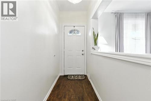 44 Holton Avenue N, Hamilton, ON - Indoor Photo Showing Other Room