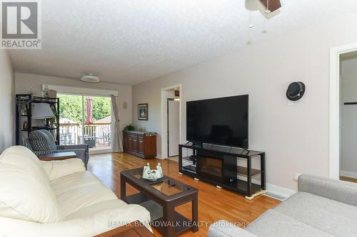 323 Fullerton Avenue, Ottawa, ON - Indoor Photo Showing Living Room