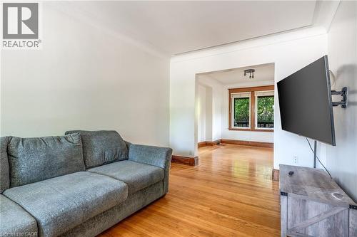 272 Stinson Crescent, Hamilton, ON - Indoor Photo Showing Living Room