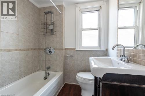 272 Stinson Crescent, Hamilton, ON - Indoor Photo Showing Bathroom