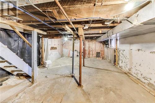 8 Madison Avenue, Hamilton, ON - Indoor Photo Showing Basement