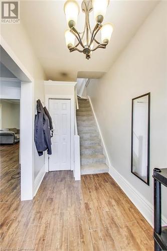 8 Madison Avenue, Hamilton, ON - Indoor Photo Showing Other Room