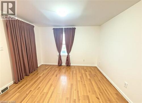 139 Harmony Avenue, Hamilton, ON - Indoor Photo Showing Other Room