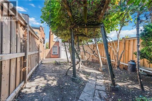 187 Barton Street W, Hamilton, ON - Outdoor