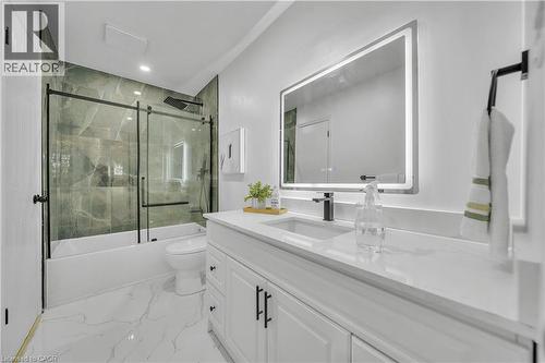 46 Bonaparte Lane, London, ON - Indoor Photo Showing Bathroom