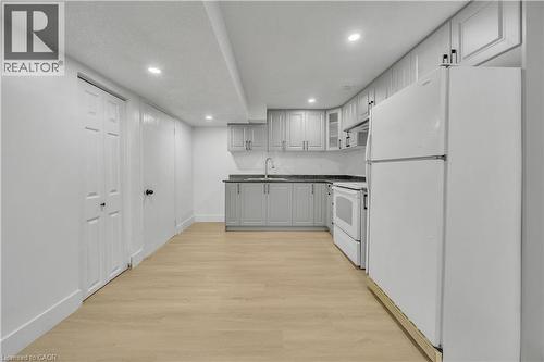 46 Bonaparte Lane, London, ON - Indoor Photo Showing Kitchen