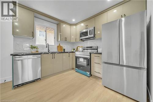 46 Bonaparte Lane, London, ON - Indoor Photo Showing Kitchen