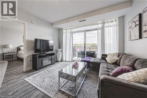 1 Redfern Avenue Unit# 317, Hamilton, ON - Indoor Photo Showing Living Room