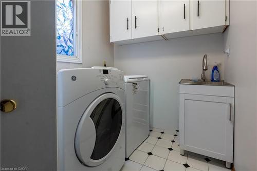 14 Windstar Place Unit# Upper, Hamilton, ON - Indoor Photo Showing Laundry Room