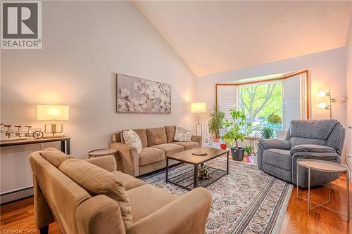 14 Windstar Place Unit# Upper, Hamilton, ON - Indoor Photo Showing Living Room
