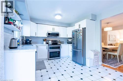 14 Windstar Place Unit# Upper, Hamilton, ON - Indoor Photo Showing Kitchen